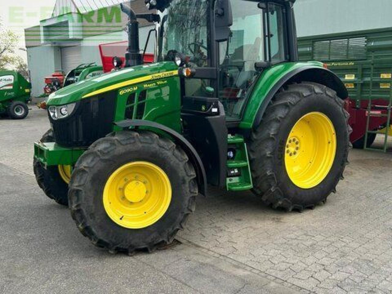 John Deere 6090m - Tractor: foto 3 John Deere 6090m - Tractor: foto 3