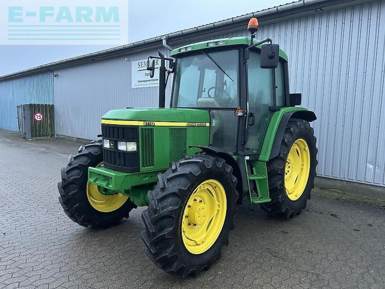 Tractor John Deere 6110: foto 8