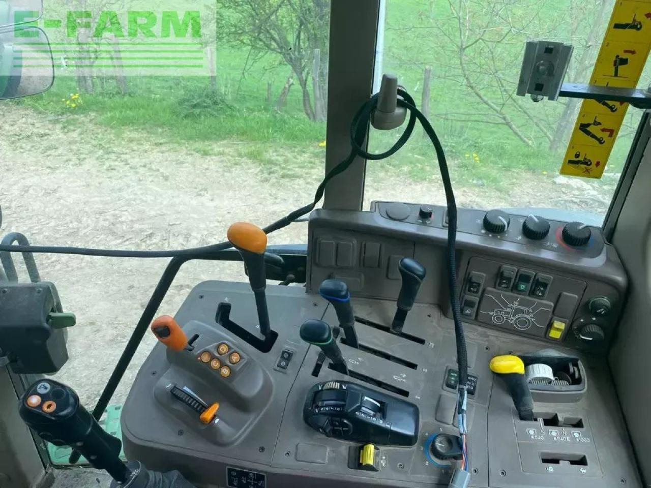 John Deere 6110m command quad + - Tractor: foto 5 John Deere 6110m command quad + - Tractor: foto 5