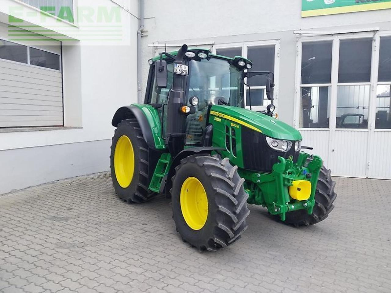 John Deere 6120m - Tractor: foto 2 John Deere 6120m - Tractor: foto 2