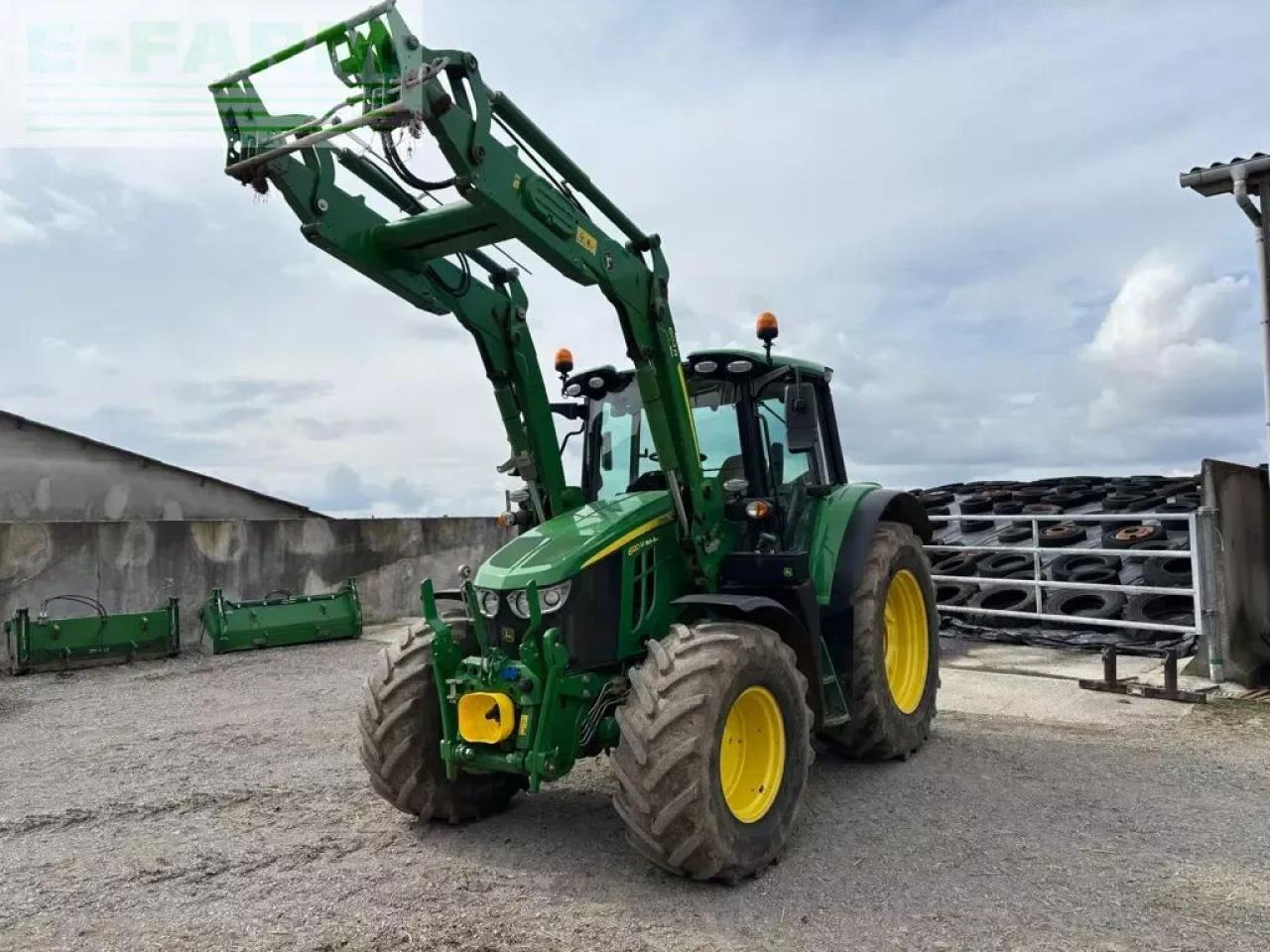 John Deere 6120m - Tractor: foto 1 John Deere 6120m - Tractor: foto 1