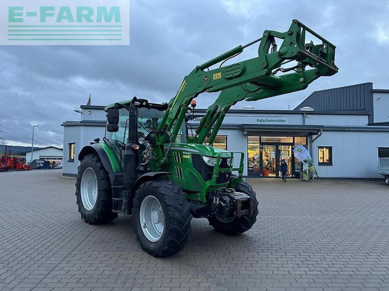 John Deere 6120r - Tractor: foto 1 John Deere 6120r - Tractor: foto 1