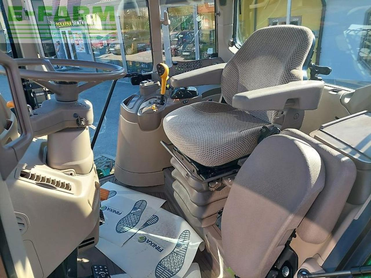 Tractor John Deere 6155m: foto 13 Tractor John Deere 6155m: foto 13