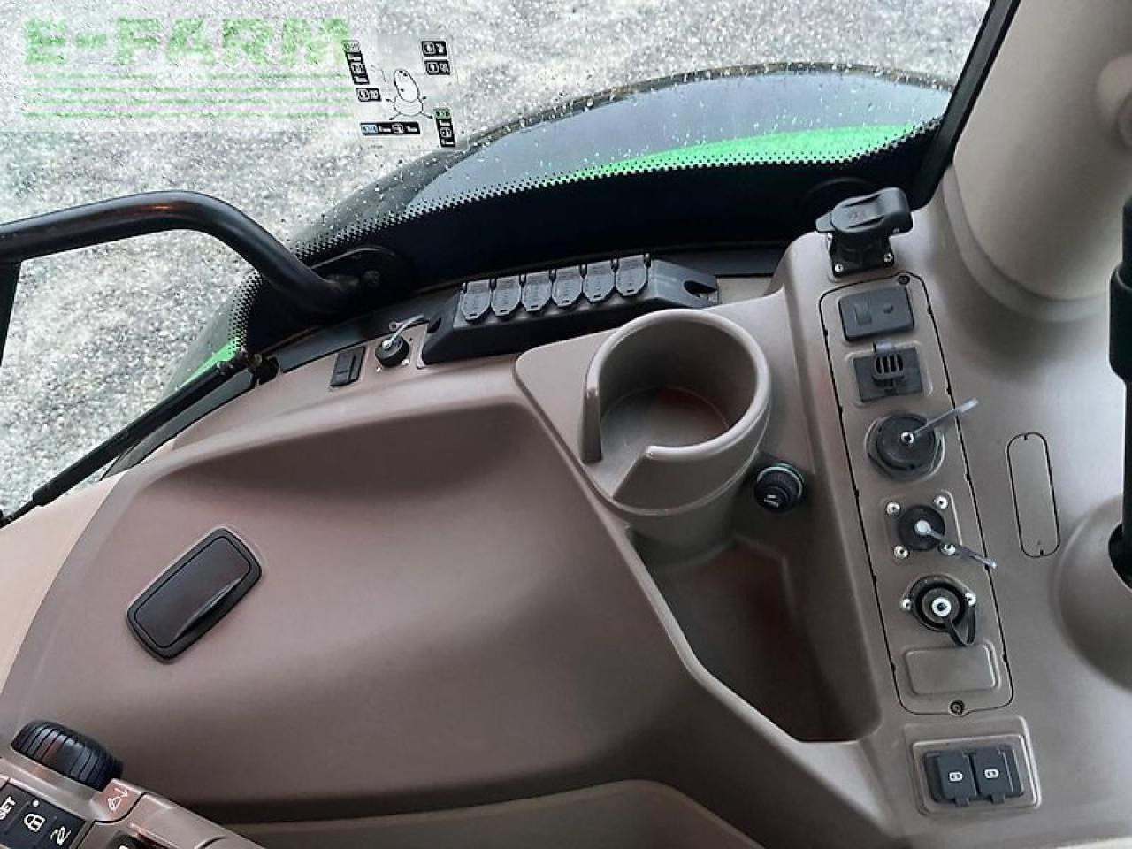 Tractor John Deere 6155r: foto 23