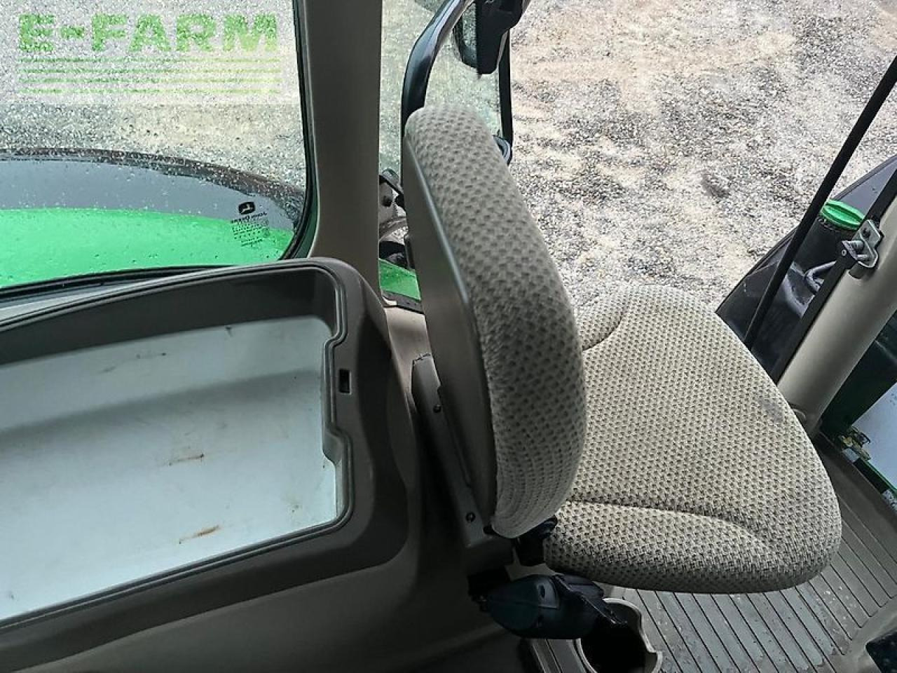 Tractor John Deere 6155r: foto 24