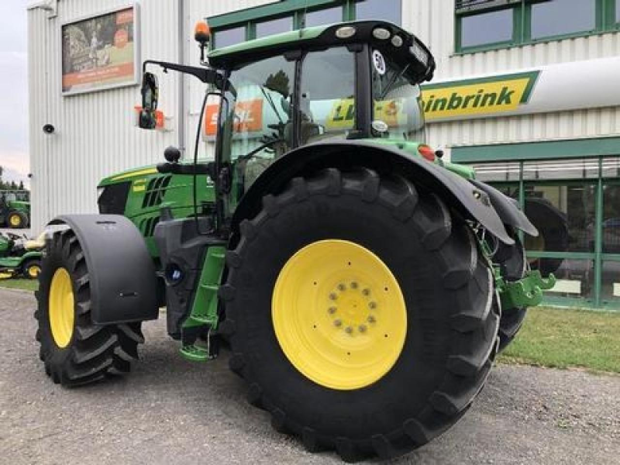John Deere 6195r directdrive 50km/h inkl. garantie bis 05/2022 - Tractor: foto 4 John Deere 6195r directdrive 50km/h inkl. garantie bis 05/2022 - Tractor: foto 4
