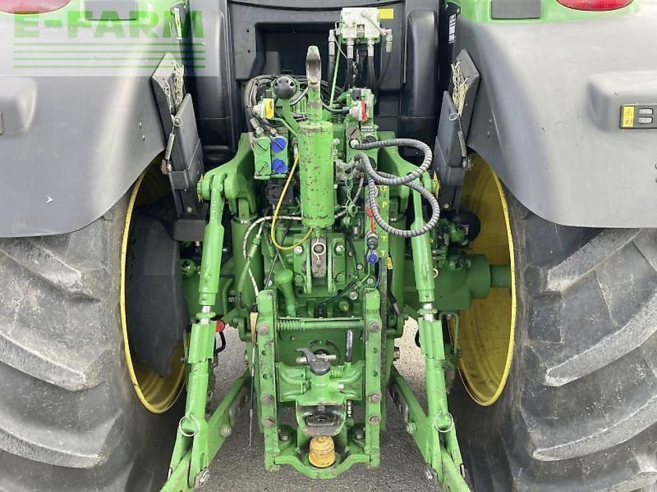 Tractor John Deere 6210 r directdrive: foto 10 Tractor John Deere 6210 r directdrive: foto 10