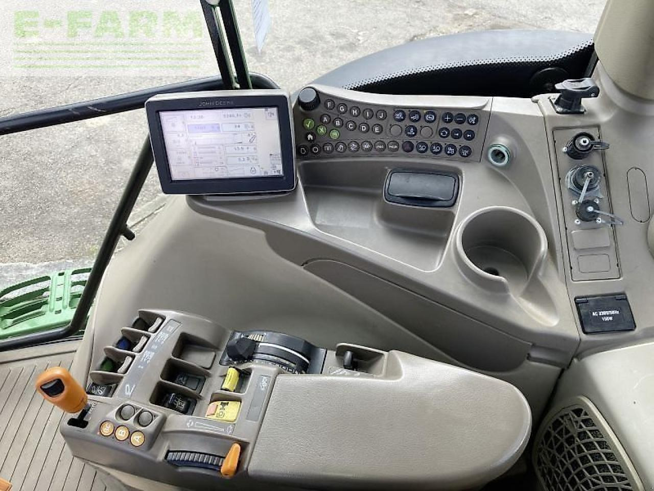 Tractor John Deere 6210 r directdrive: foto 15 Tractor John Deere 6210 r directdrive: foto 15