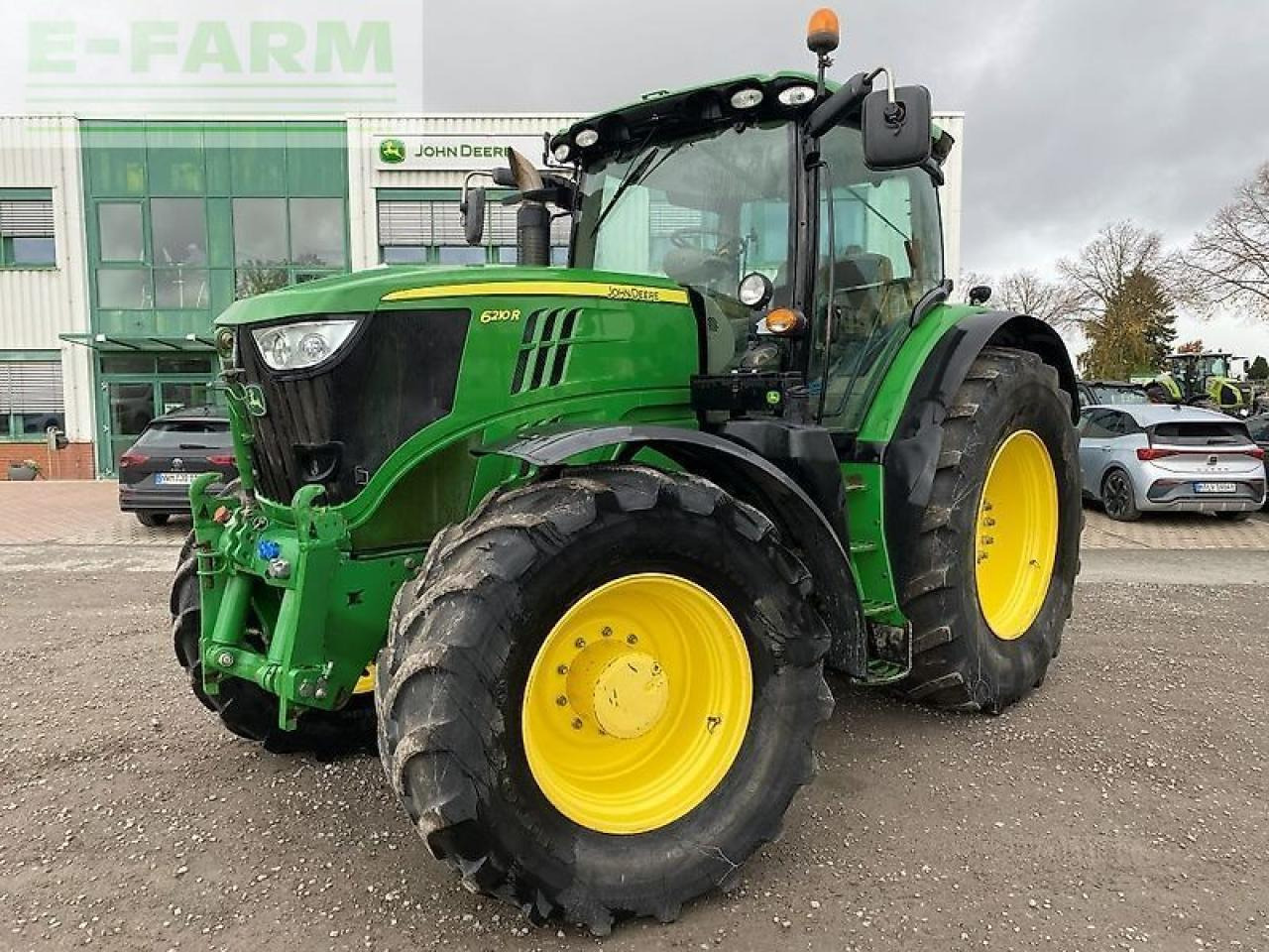 John Deere 6210r - Tractor: foto 1 John Deere 6210r - Tractor: foto 1