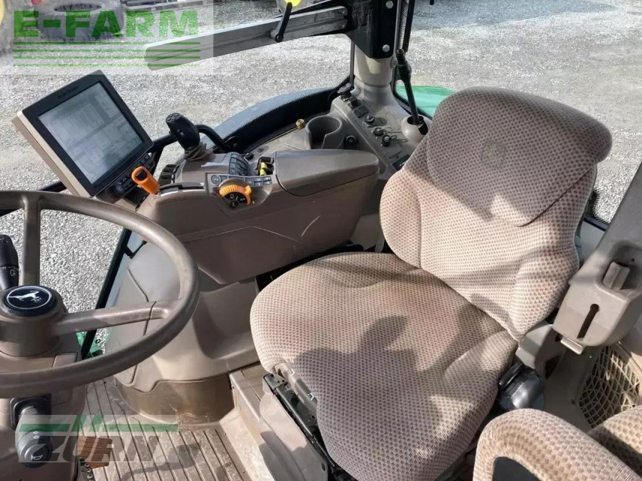 Tractor John Deere 6215r: foto 8
