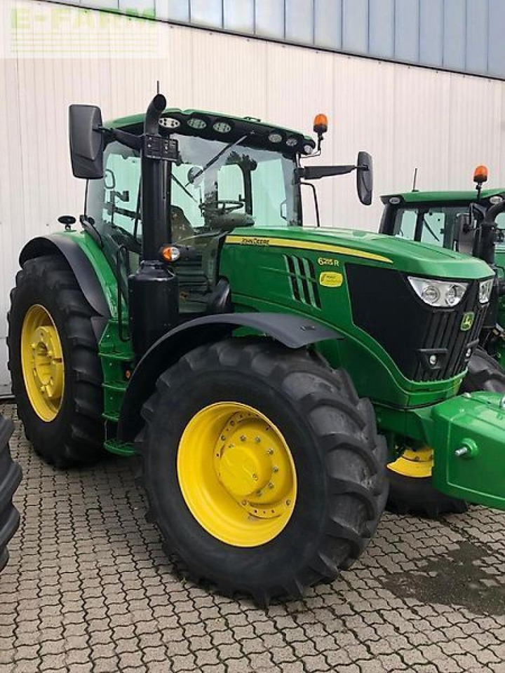 John Deere 6215r ap40 command pro - Tractor: foto 1 John Deere 6215r ap40 command pro - Tractor: foto 1