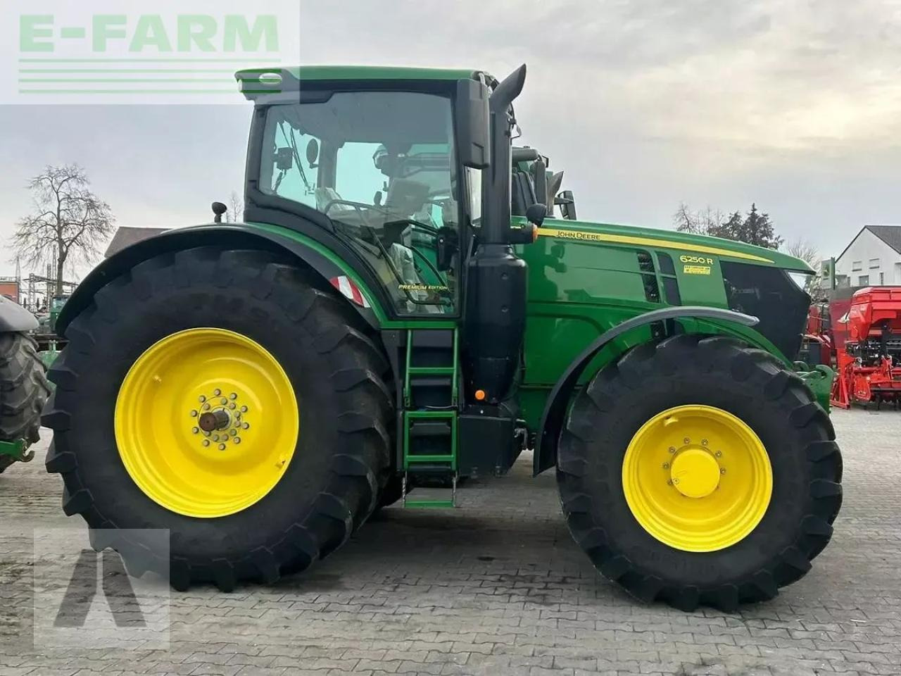 John Deere 6250r 6250 r - Tractor: foto 2 John Deere 6250r 6250 r - Tractor: foto 2