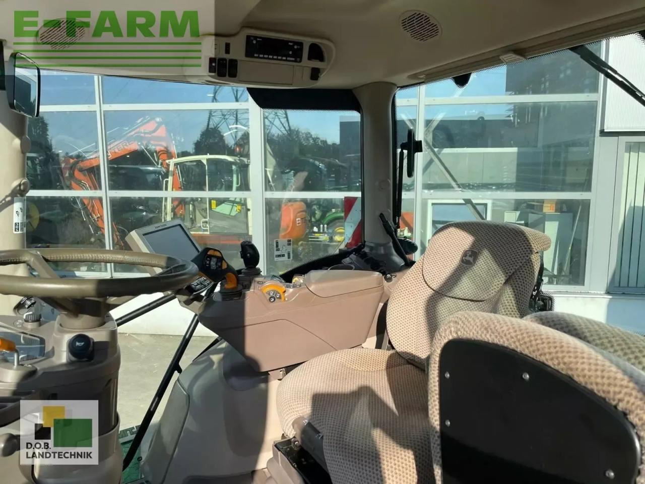 Tractor John Deere 6250r: foto 8