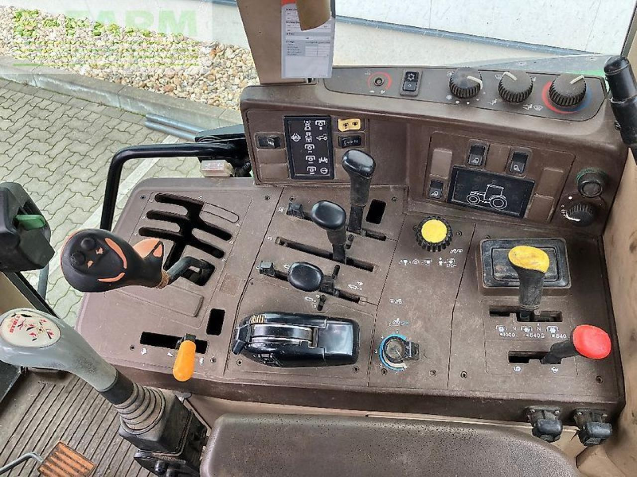 John Deere 6810 - Tractor: foto 5 John Deere 6810 - Tractor: foto 5