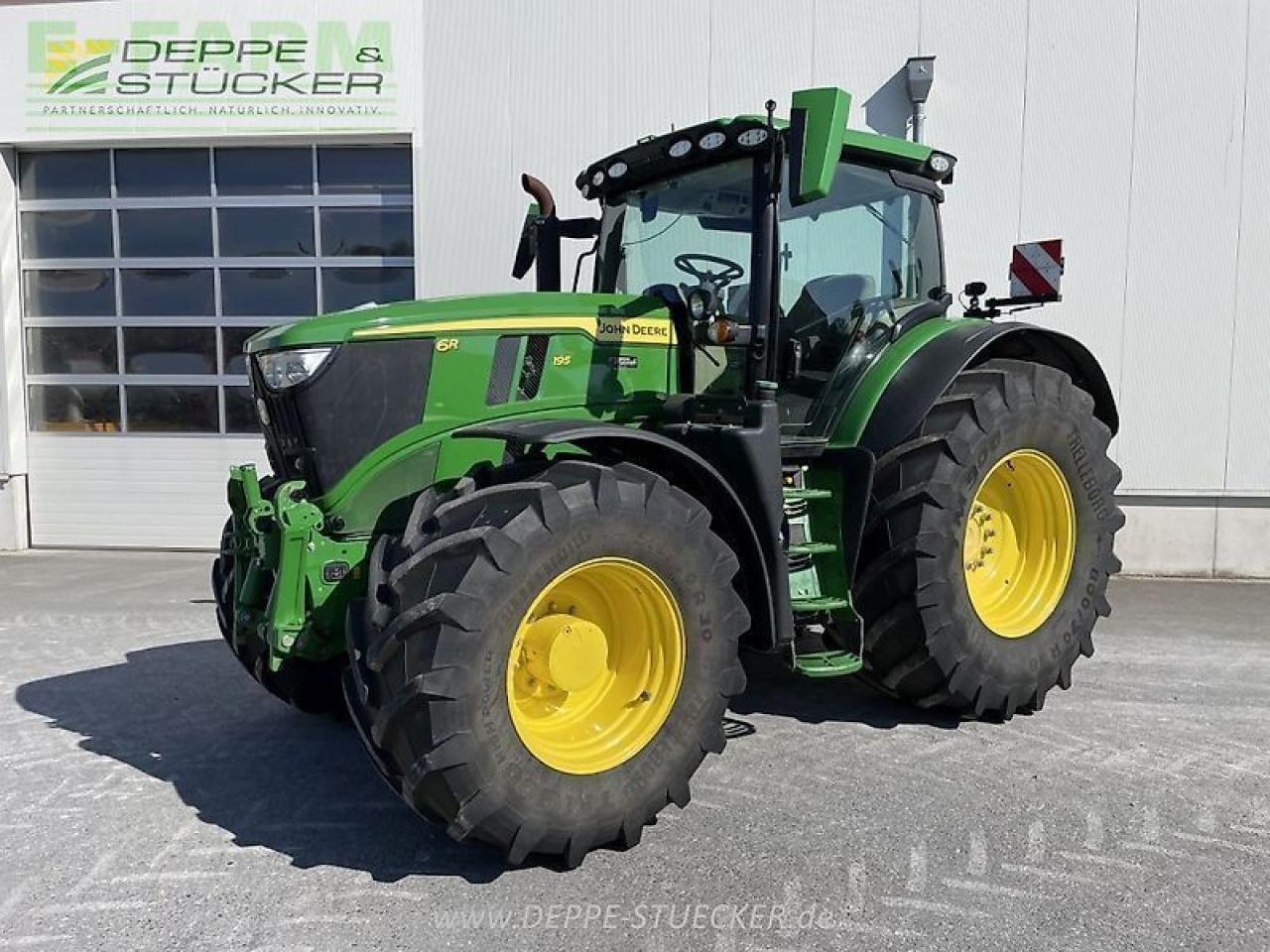 John Deere 6r 195 - Tractor: foto 1 John Deere 6r 195 - Tractor: foto 1