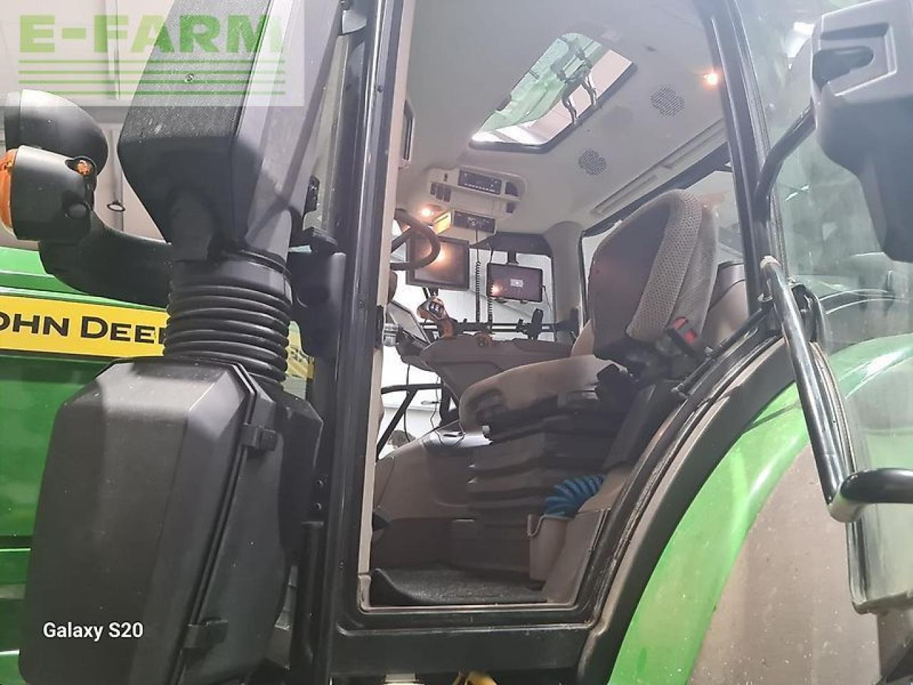 John Deere 6r 230 - command pro - Tractor: foto 5 John Deere 6r 230 - command pro - Tractor: foto 5