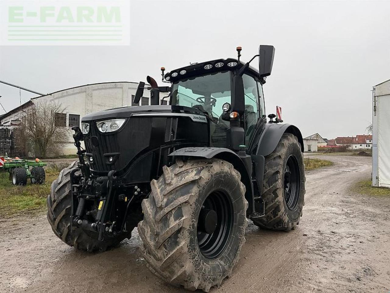 John Deere 6r 250 black desgin - Tractor: foto 1 John Deere 6r 250 black desgin - Tractor: foto 1
