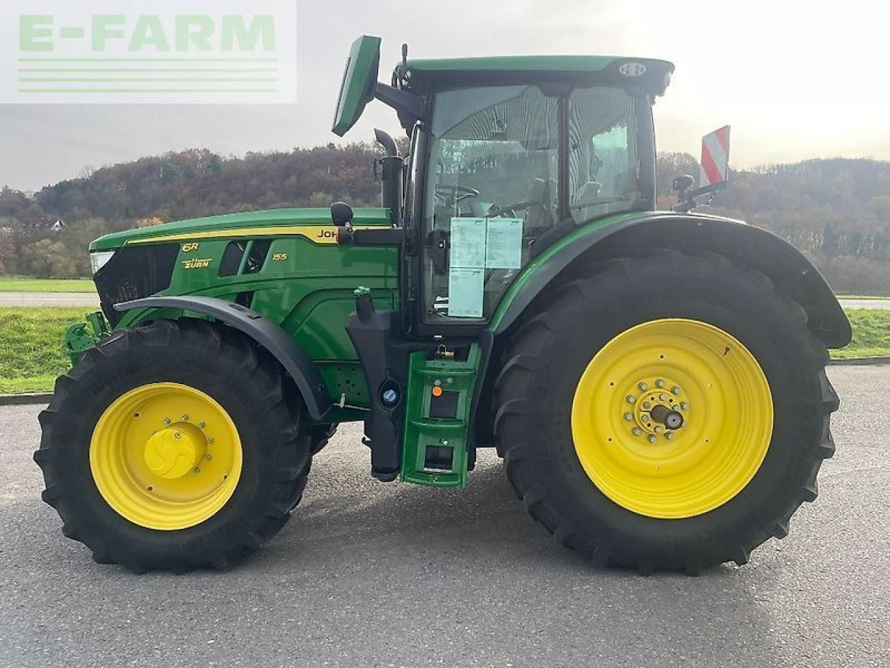 John Deere 6r155 / 6r 155 - Tractor: foto 2 John Deere 6r155 / 6r 155 - Tractor: foto 2