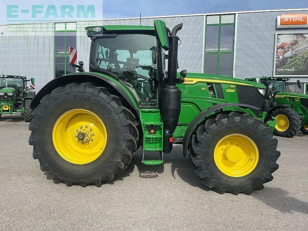 John Deere 6r215 / 6r 215 - Tractor: foto 1 John Deere 6r215 / 6r 215 - Tractor: foto 1