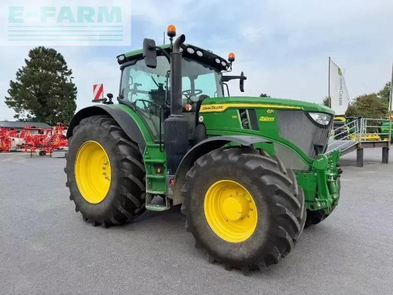 John Deere 6r215 - Tractor: foto 4 John Deere 6r215 - Tractor: foto 4