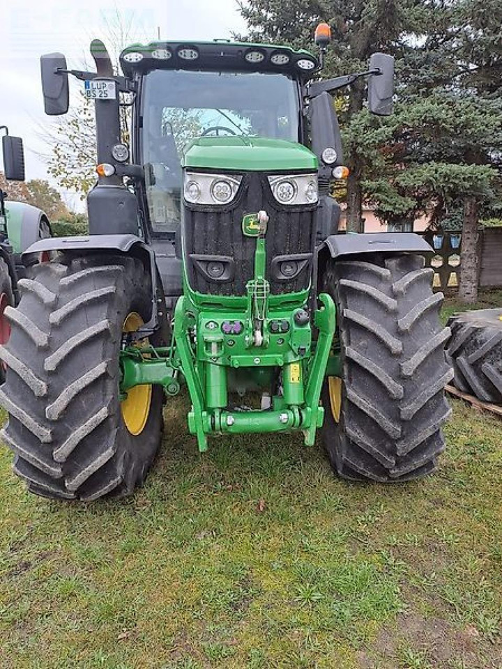 John Deere 6r250 - Tractor: foto 2 John Deere 6r250 - Tractor: foto 2