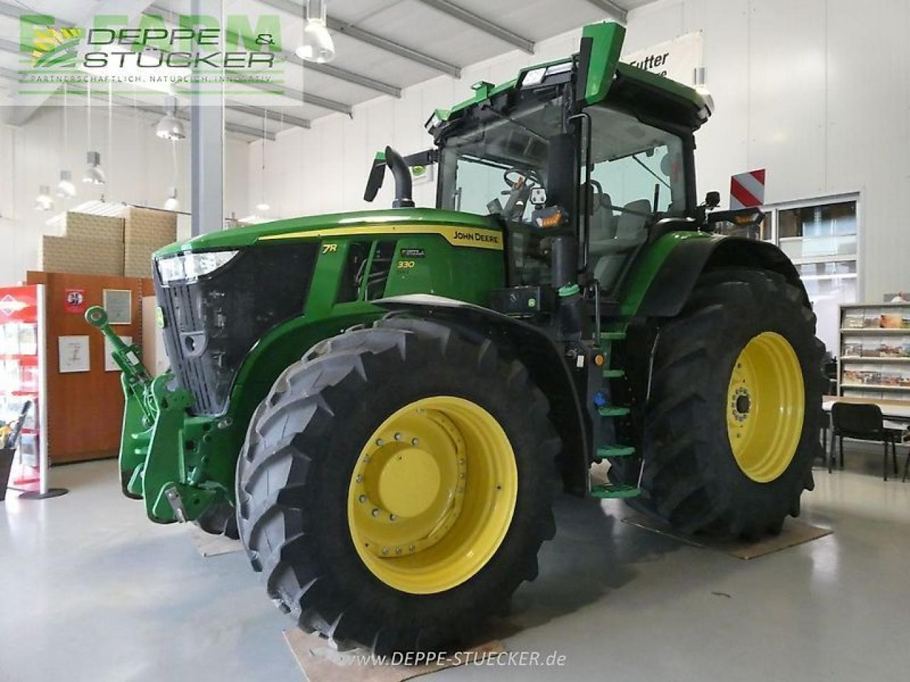 John Deere 7r 330 - Tractor: foto 2 John Deere 7r 330 - Tractor: foto 2