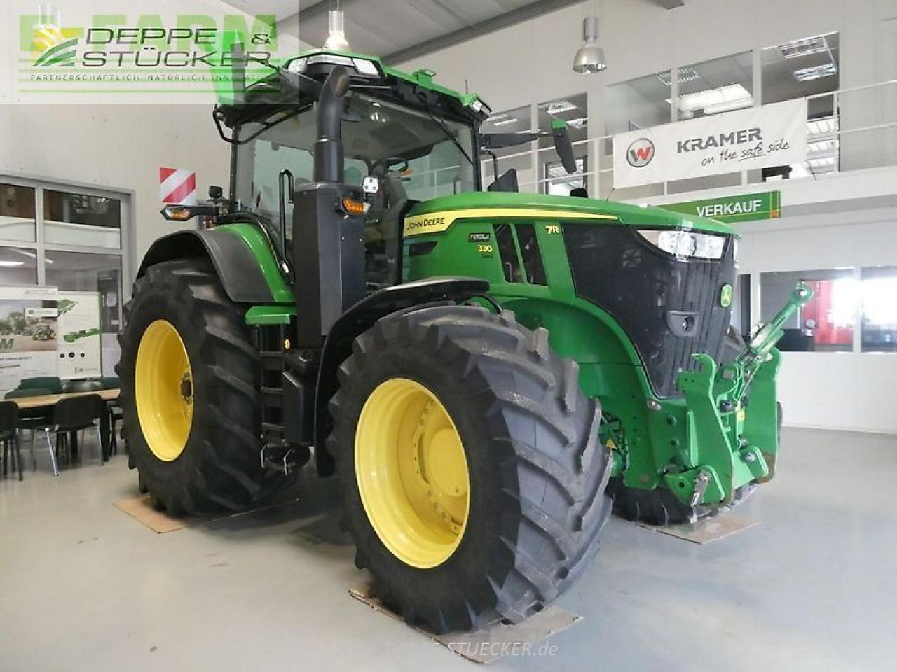 John Deere 7r 330 - Tractor: foto 4 John Deere 7r 330 - Tractor: foto 4