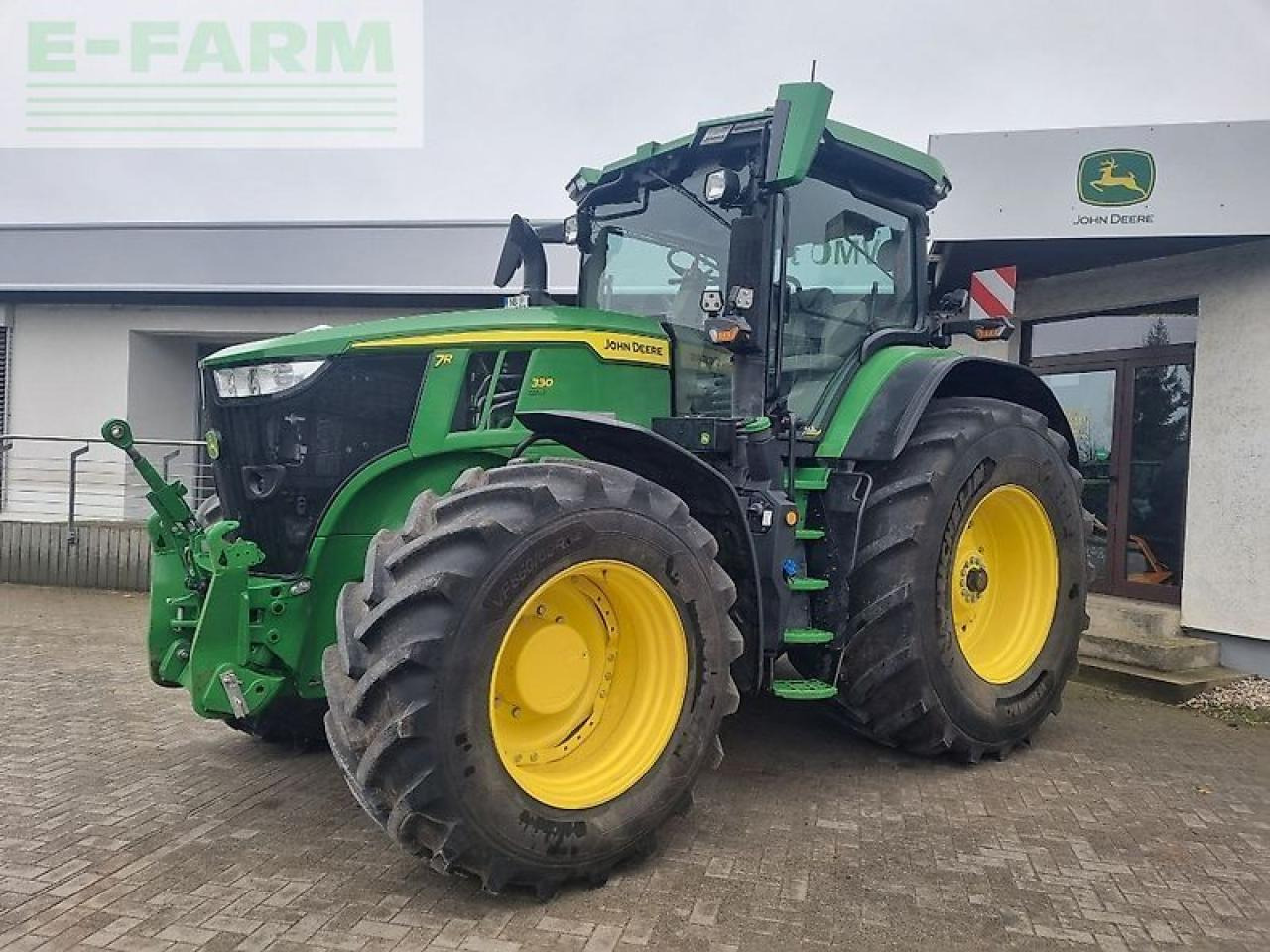John Deere 7r 330 my23 ap 50 - Tractor: foto 1 John Deere 7r 330 my23 ap 50 - Tractor: foto 1