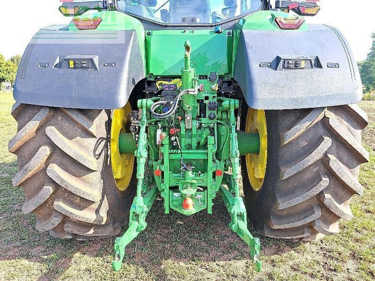 John Deere 7r310 e23 - Tractor: foto 5 John Deere 7r310 e23 - Tractor: foto 5
