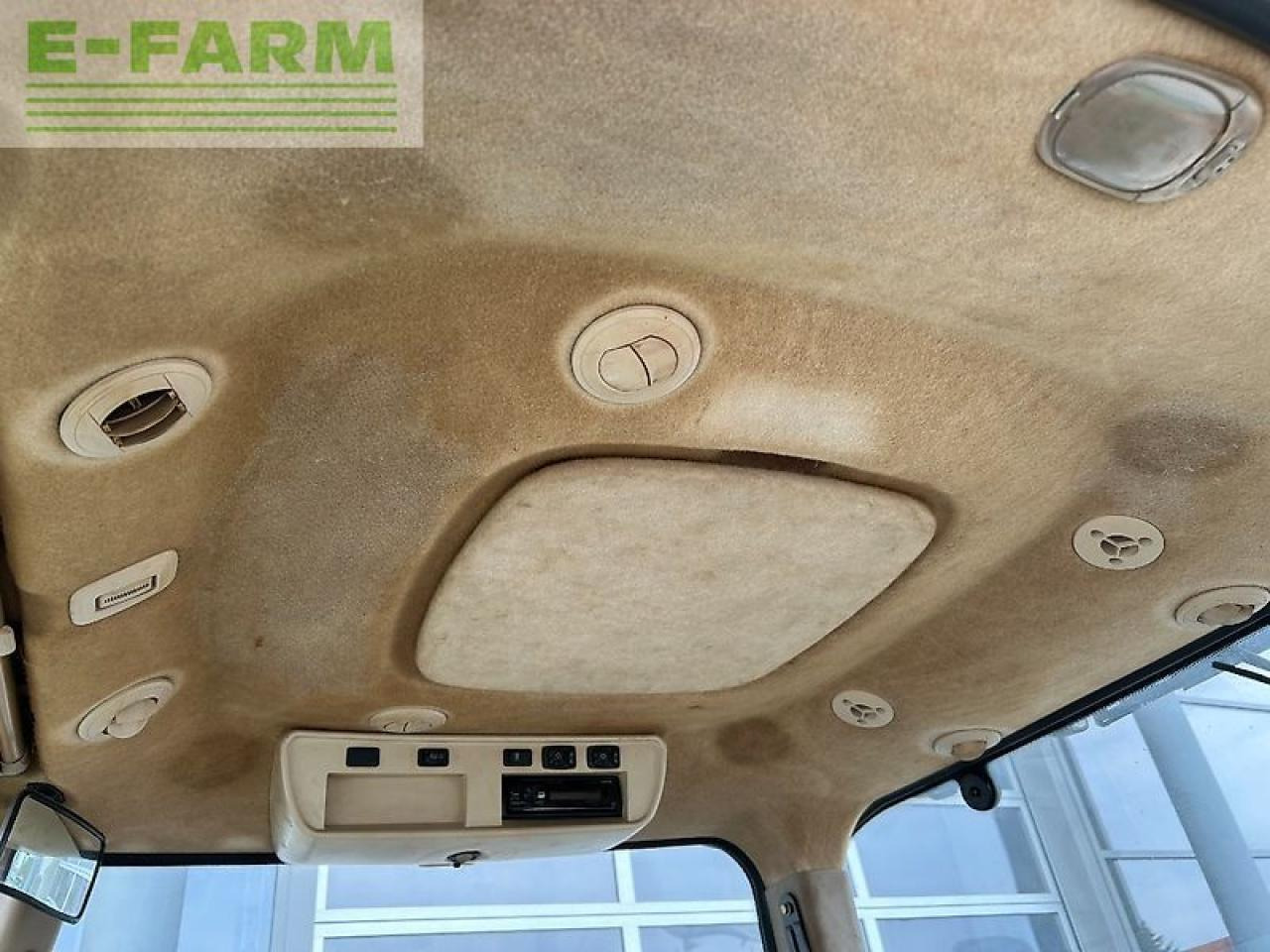 Tractor John Deere 8335r: foto 13
