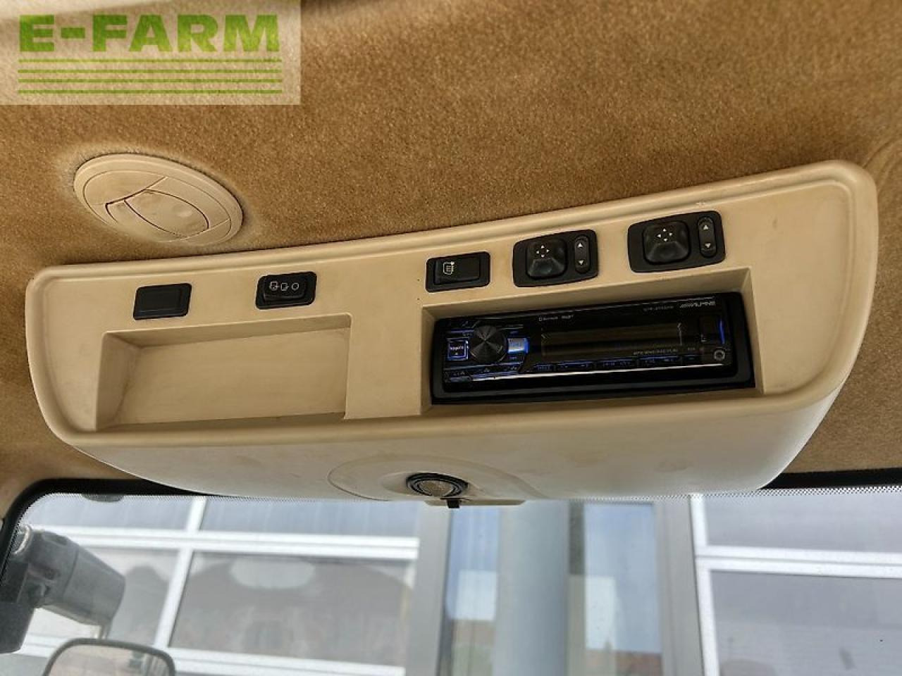 Tractor John Deere 8335r: foto 10