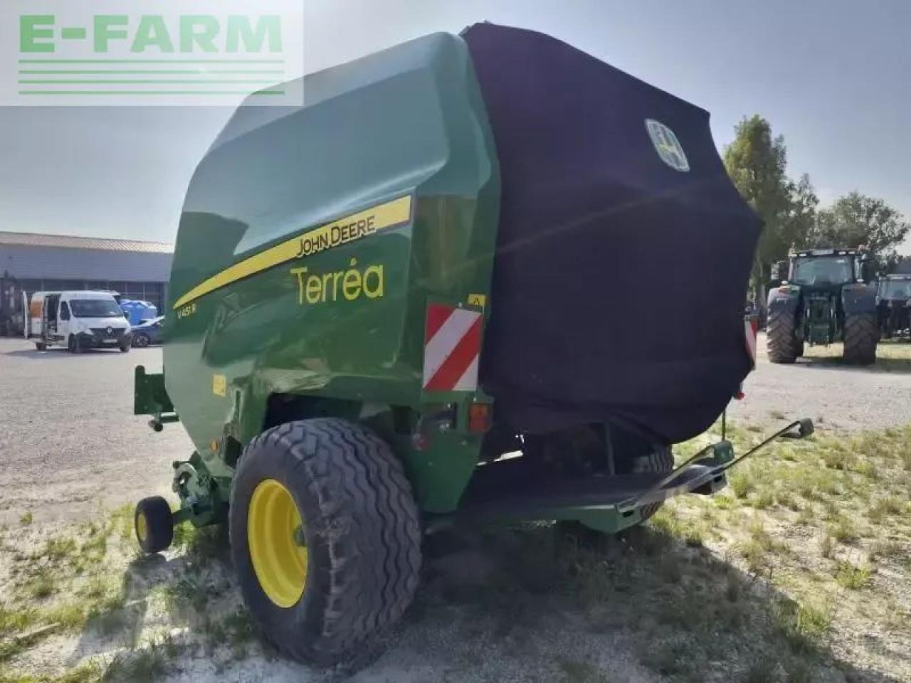 John Deere v451r - Empacadora de pacas cuadradas: foto 4 John Deere v451r - Empacadora de pacas cuadradas: foto 4
