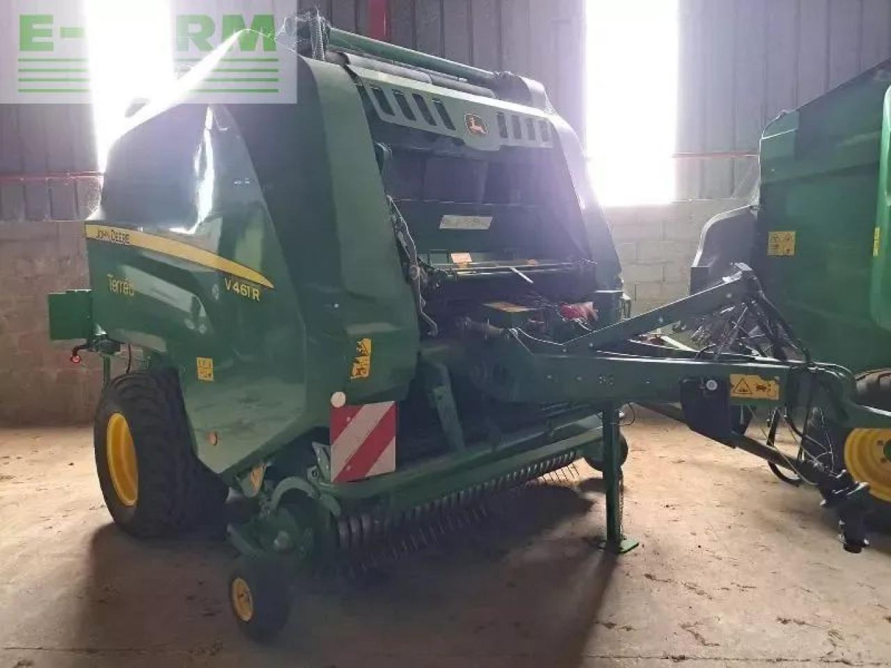 John Deere v461r - Empacadora de pacas cuadradas: foto 3 John Deere v461r - Empacadora de pacas cuadradas: foto 3