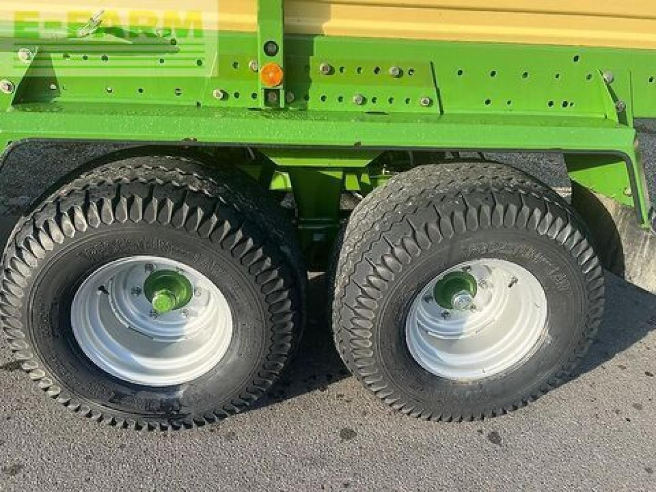 Krone titan 6/48 gl all in im guten zustand - mit zusä - Remolque volquete agrícola: foto 3 Krone titan 6/48 gl all in im guten zustand - mit zusä - Remolque volquete agrícola: foto 3