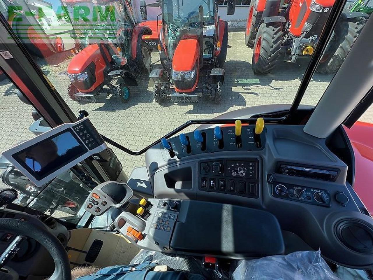 Kubota m6132 - Tractor: foto 2 Kubota m6132 - Tractor: foto 2