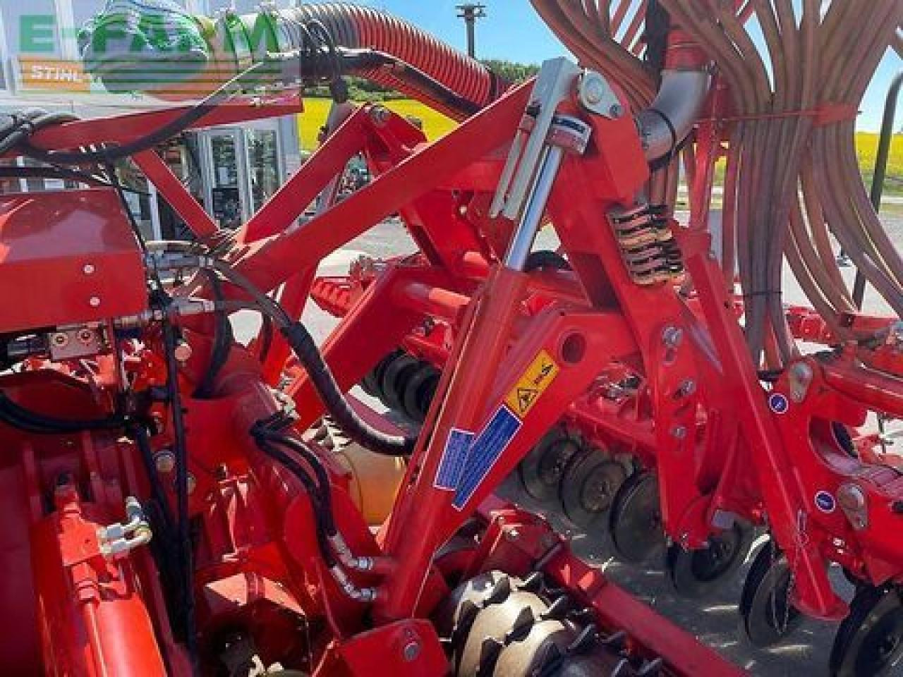 Kuhn drillkombi btf 5000 r mit fronttank und kreisele - Sembradora: foto 3 Kuhn drillkombi btf 5000 r mit fronttank und kreisele - Sembradora: foto 3