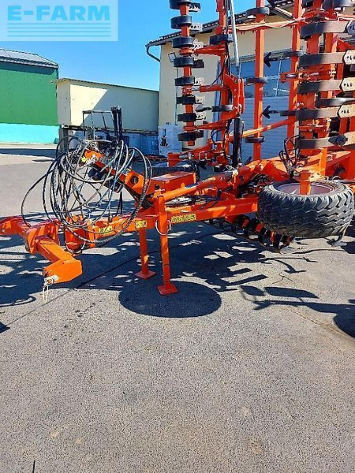 Kuhn prolander 7500 mit upgrade der zusätzl. stützrad - Combinado de siembra: foto 3 Kuhn prolander 7500 mit upgrade der zusätzl. stützrad - Combinado de siembra: foto 3