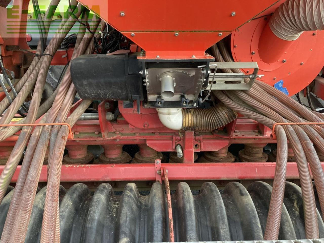 Kverneland ngs 101 mit kuhn venta lc 4000 - Combinado de siembra: foto 5 Kverneland ngs 101 mit kuhn venta lc 4000 - Combinado de siembra: foto 5