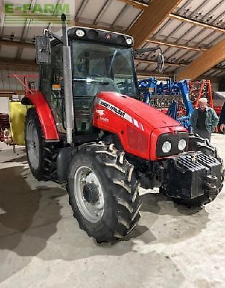 Massey Ferguson 5445 - Tractor: foto 1 Massey Ferguson 5445 - Tractor: foto 1