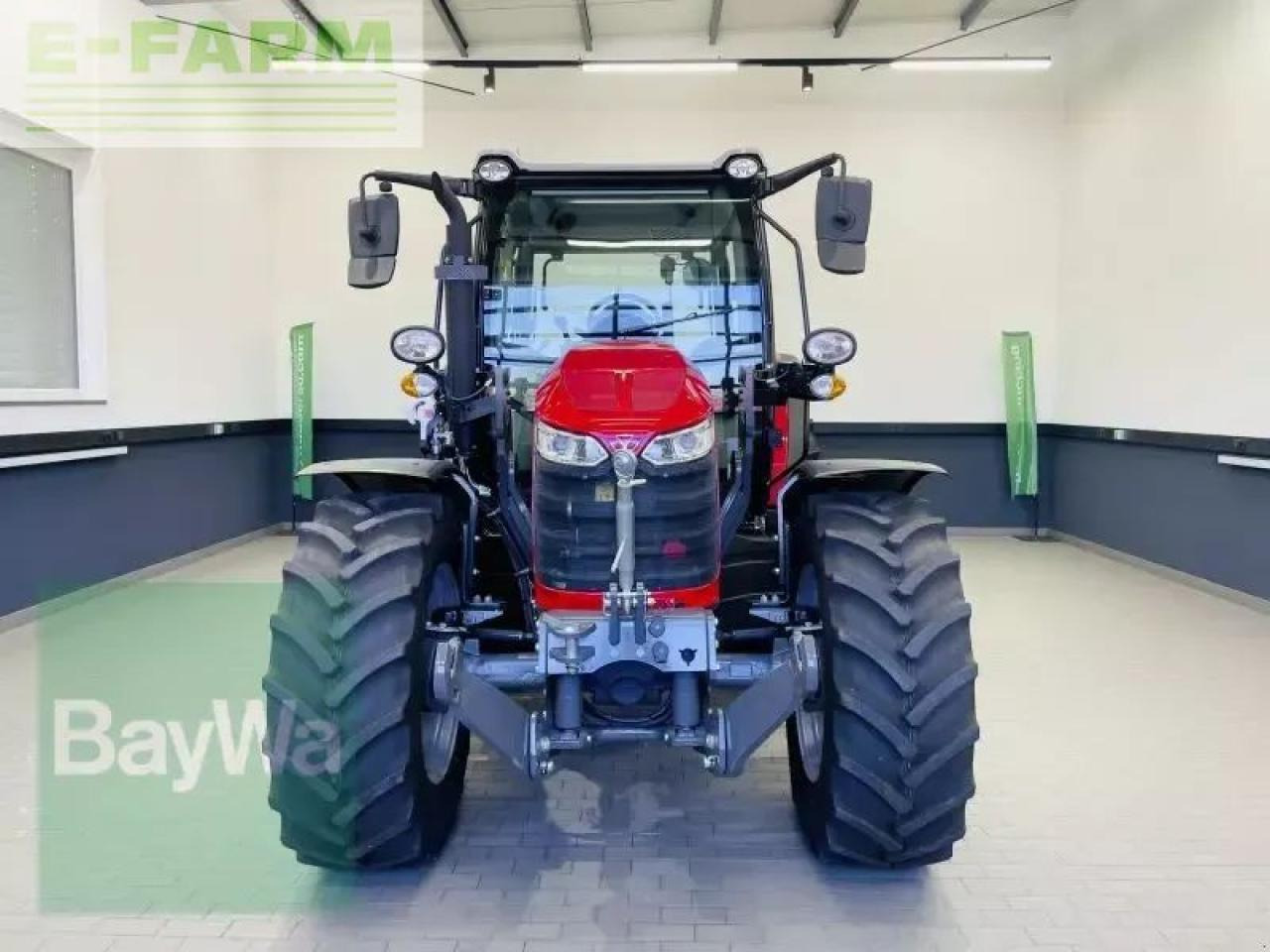 Tractor Massey Ferguson 5711 m: foto 11 Tractor Massey Ferguson 5711 m: foto 11