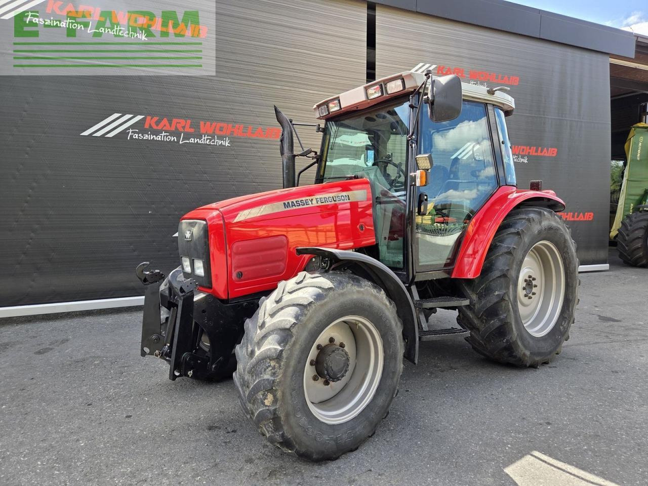 Massey Ferguson 6235-4 - Tractor: foto 4 Massey Ferguson 6235-4 - Tractor: foto 4