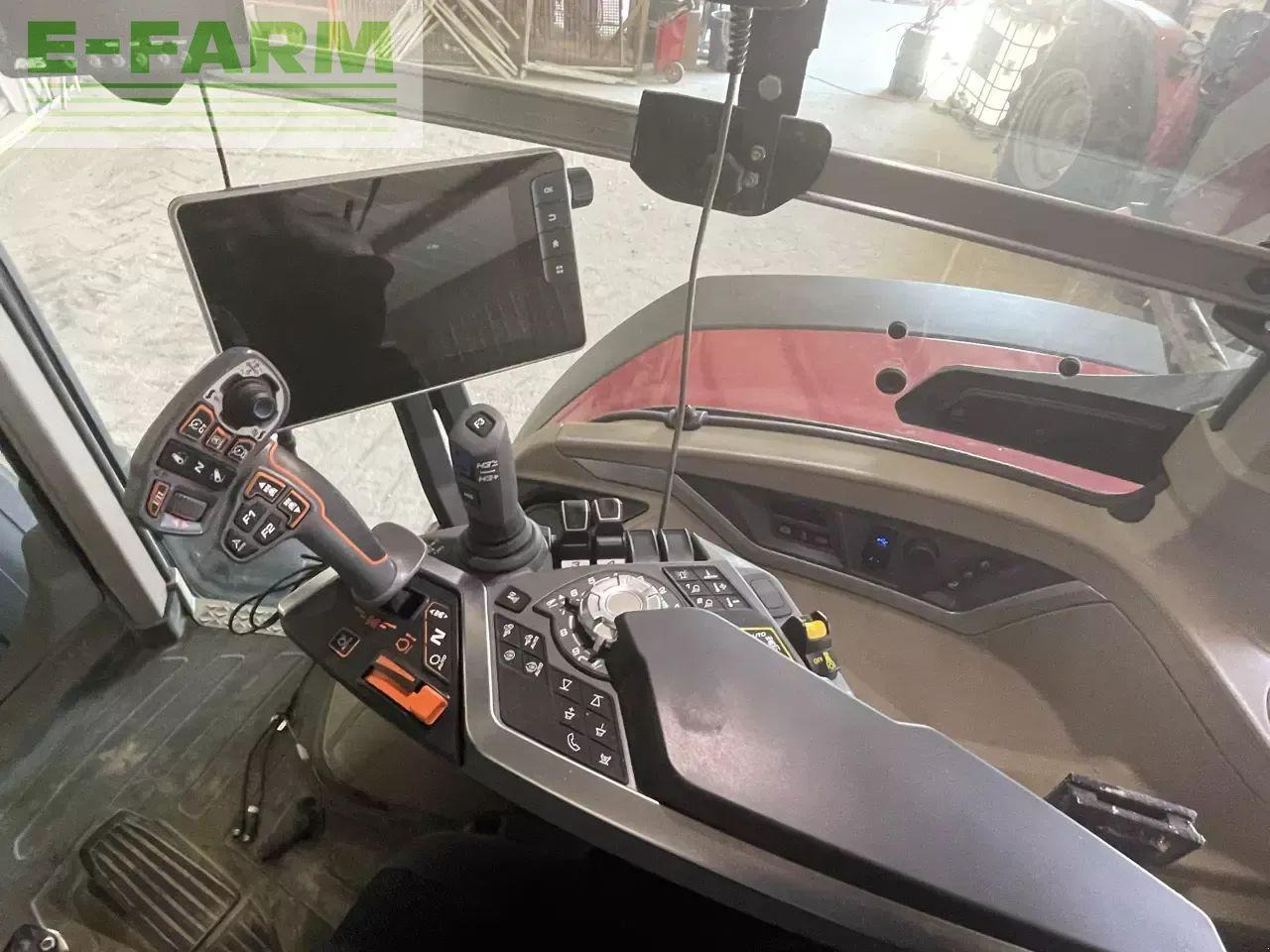 Massey Ferguson 8s.205 d7 - Tractor: foto 2 Massey Ferguson 8s.205 d7 - Tractor: foto 2