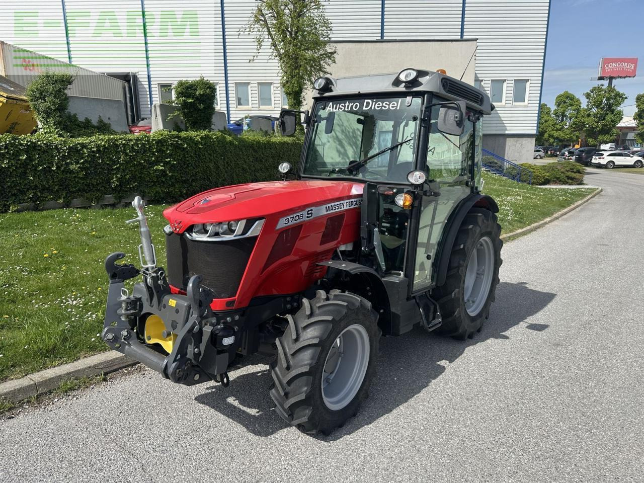 Massey Ferguson mf 3708 - Tractor: foto 1 Massey Ferguson mf 3708 - Tractor: foto 1