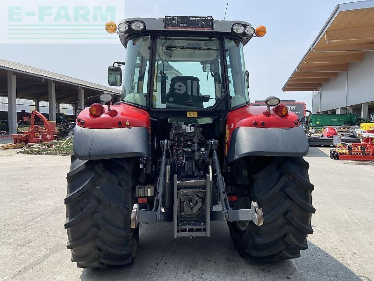 Massey Ferguson mf 5611 dyna-4 essential Essential - Tractor: foto 5 Massey Ferguson mf 5611 dyna-4 essential Essential - Tractor: foto 5