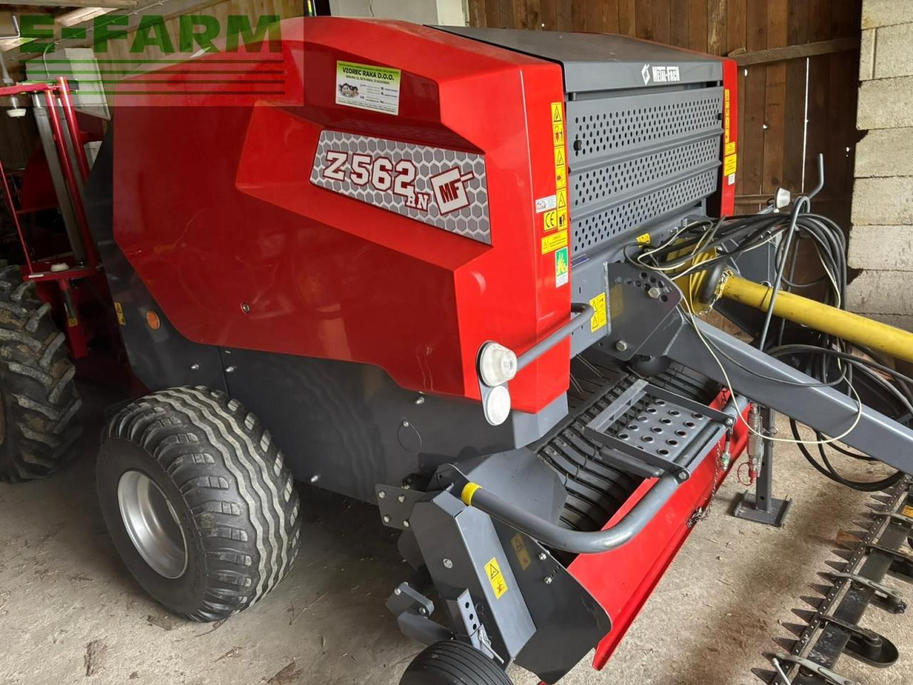 Metal-Fach Z562RN - Empacadora de pacas cuadradas: foto 2 Metal-Fach Z562RN - Empacadora de pacas cuadradas: foto 2