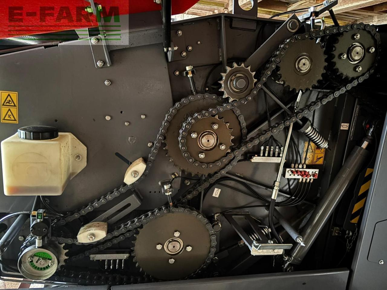 Metal-Fach Z562RN - Empacadora de pacas cuadradas: foto 4 Metal-Fach Z562RN - Empacadora de pacas cuadradas: foto 4