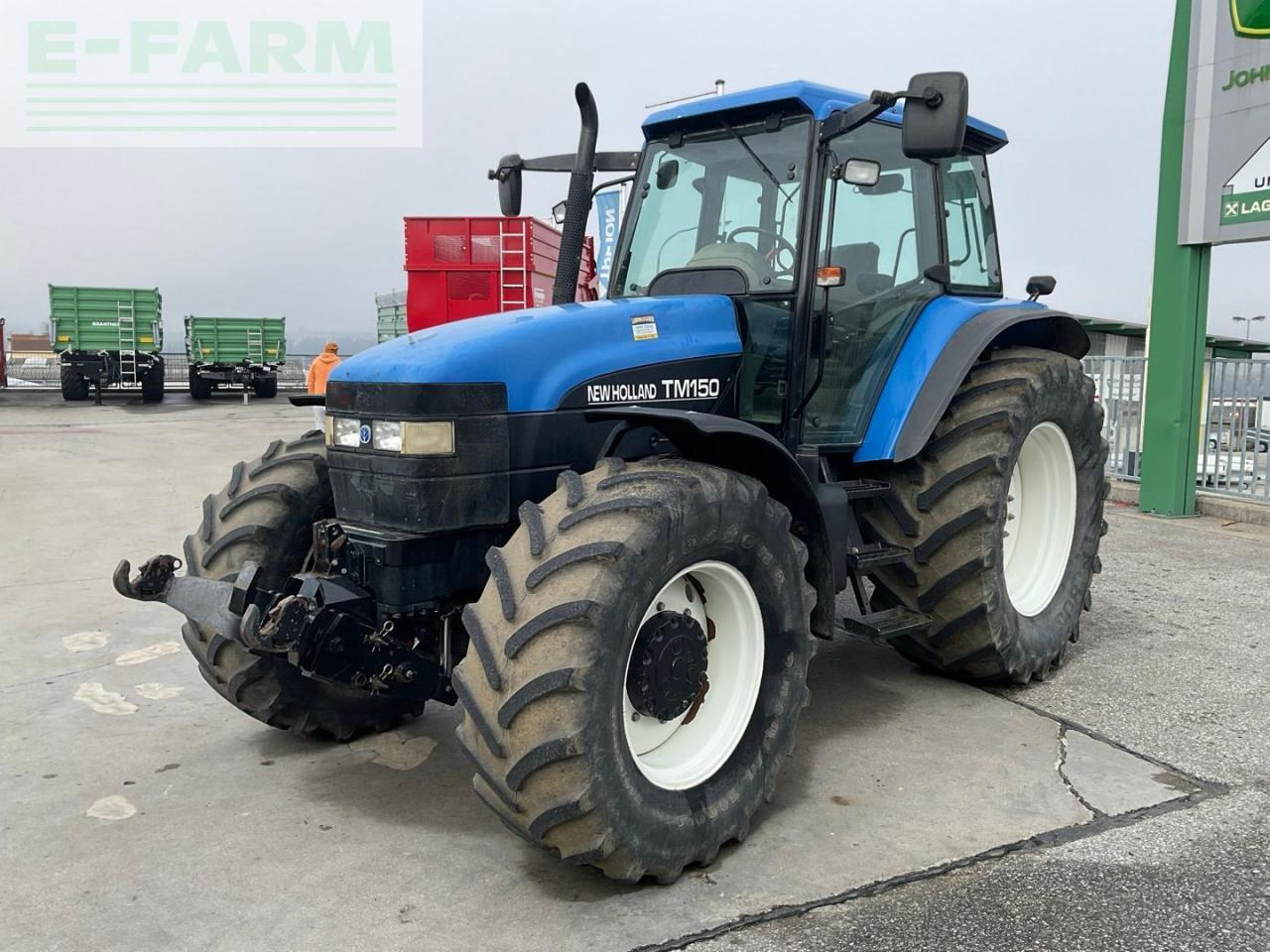 New Holland TM 150 - Tractor: foto 1 New Holland TM 150 - Tractor: foto 1