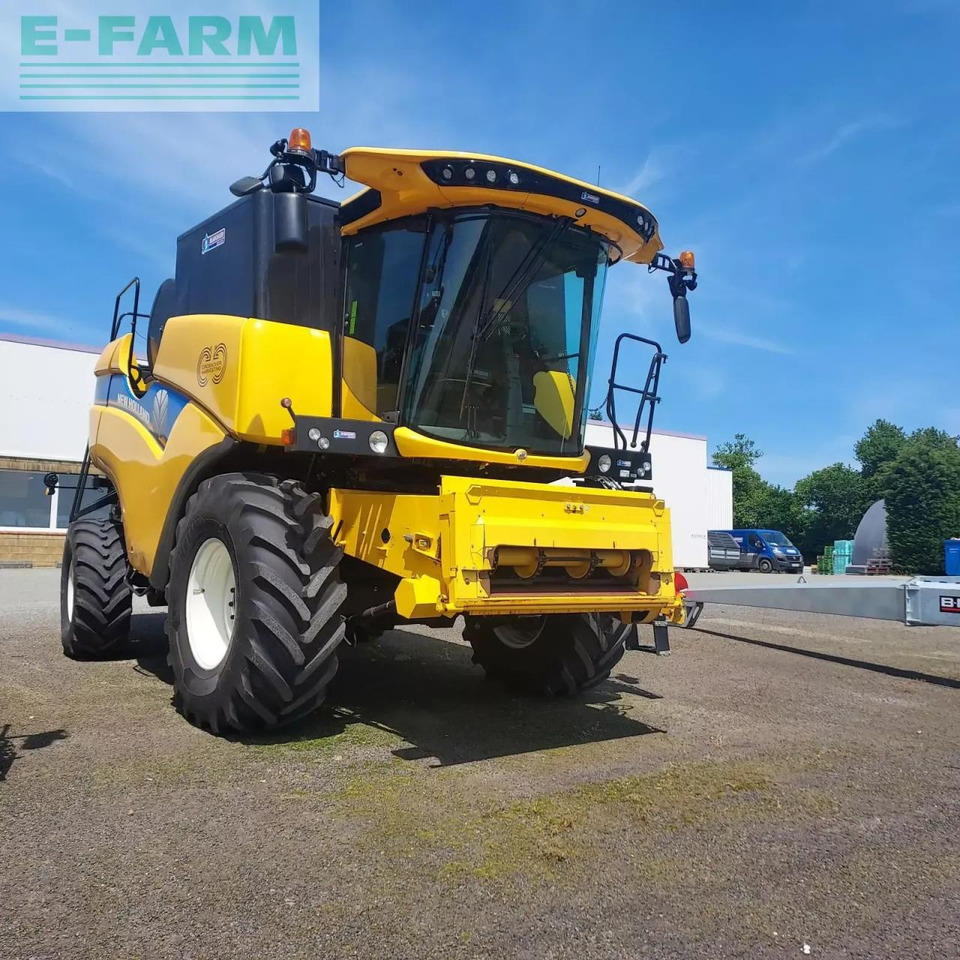 New Holland ch 7.70 stage 5 - Cosechadora de granos: foto 2 New Holland ch 7.70 stage 5 - Cosechadora de granos: foto 2