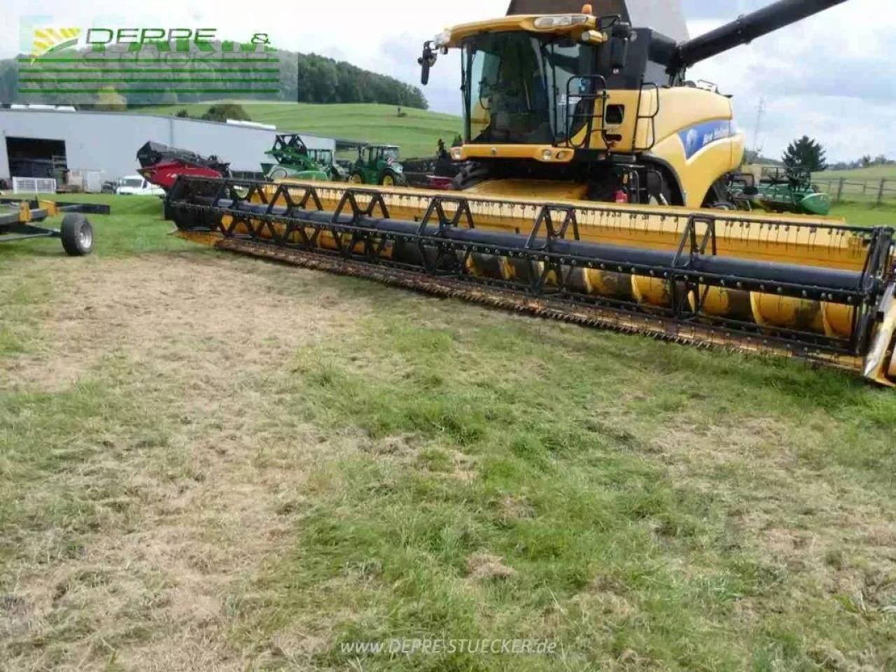 New Holland cr 9090 elevation - Cosechadora de granos: foto 2 New Holland cr 9090 elevation - Cosechadora de granos: foto 2