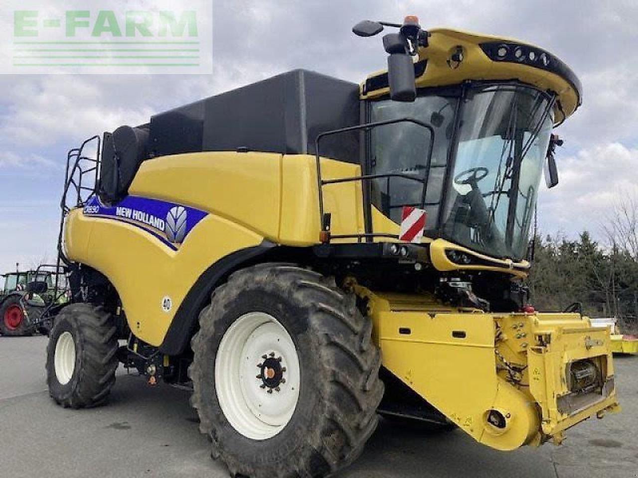 New Holland cr8.90 - Cosechadora de granos: foto 4 New Holland cr8.90 - Cosechadora de granos: foto 4